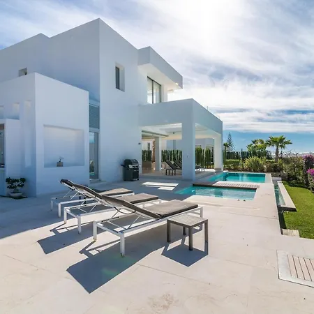 Villa New Luxurious 4-bdrm Next To Beach/golf — La