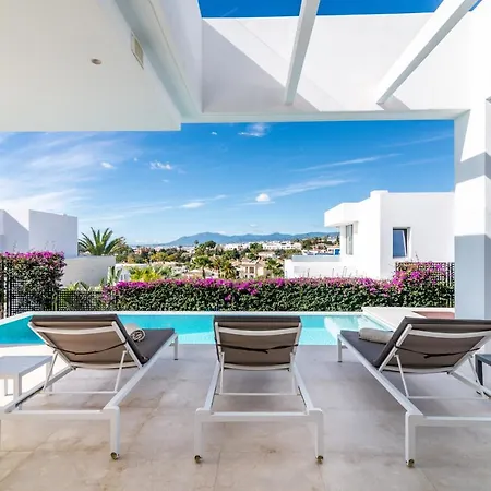 New Luxurious 4-bdrm Next To Beach/golf — La Villa Marbella