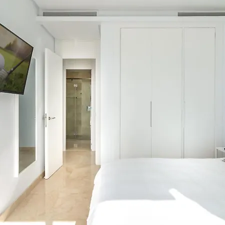 New Luxurious 4-bdrm Next To Beach/golf — La Villa *