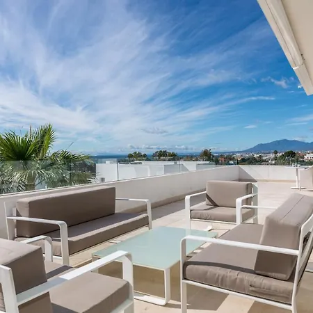 New Luxurious 4-bdrm Next To Beach/golf — La Villa Marbella