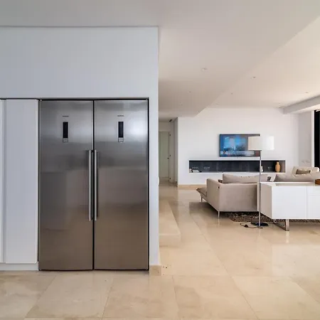 Villa New Luxurious 4-bdrm Next To Beach/golf — La